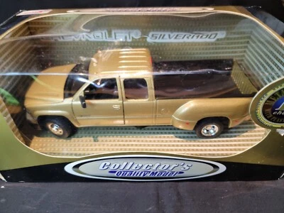 Chevy Silverado 3500 doble **NUEVO EN CAJA** ¡El trasero grueso!! Foto 1 de 4