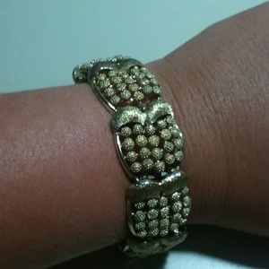 Vintage Coro Pegasus Signed Gold Tone Abstract Textured Unusual Bracelet 7" - Picture 1 of 8