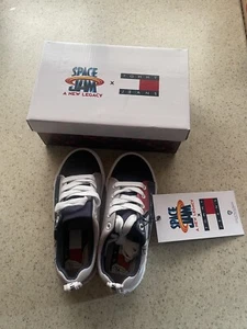 BOYS tommy hilfiger Bugs Bunny space jam shoes BOYS Size 12 - Picture 1 of 13