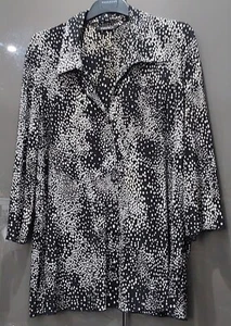Essence Evans Plisse Shirt Blouse Black White Spotted Pattern Non Iron Size 24 - Picture 1 of 11