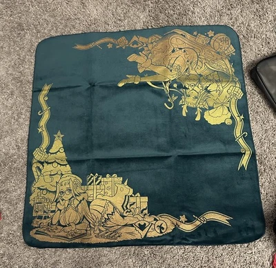 Pvramid x Amanda LaPalme | La Bruja Maravilla de Invierno | Weddington Peacock Evergold Foto 1 de 4