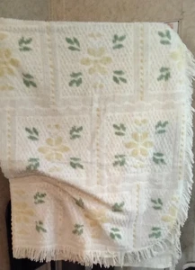Yellow Daisy's Tagesdecke sanft gebraucht - Bild 1 von 1