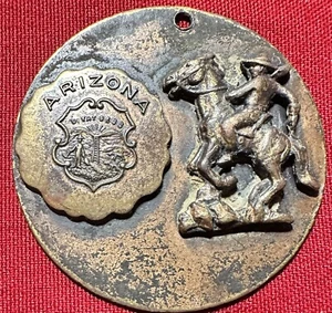 Vintage Arizona Ditat Deus State Seal Medal With Riding Cowboy - 32mm 6.5g - Picture 1 of 2
