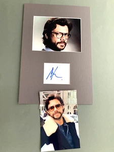 ALVARO MORTE  'Money Heist' in-person autograph  8x12 photo mount - Picture 1 of 2