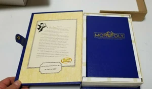 Monopoly Bookshelf Limited Blue Book Coleccionistas 1 de 10.000 y edición retro  - Imagen 1 de 7