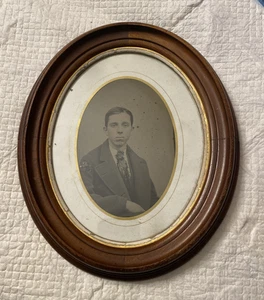 Antique Victorian Wood Oval Picture Frame w/Glass 12"x10 1/2" Fits 8x10 F5 - Picture 1 of 2