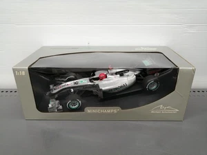 Pauls el Art M.SCHUMACHRR 2010 1/18 scale - Picture 1 of 17
