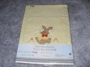 Tischläufer 40x 100 cm Osterhase mit gekurbelten Rand und bestickt  - Bild 1 von 2