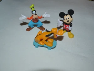 DISNEY JUNIOR FUNHOUSE - GOOFY , PLUTO & MICKEY MOUSE LOOSE COLLECTIBLE FIGURES - Picture 1 of 3