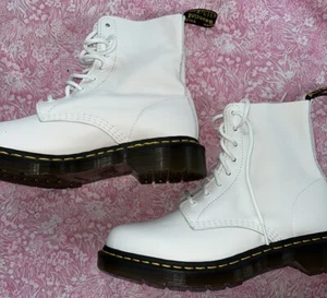 Neu Dr. Martens Stiefel Pascal Virginia weiches Leder Docs weiß Damen 9 oder Herren 8 - Bild 1 von 15