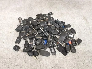 JOB LOT OF CAR KEY FOBS (x100) WITH KEYBLADES #98925 - Picture 1 of 5