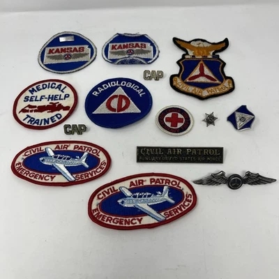 Colección de prendedores, parches vintage de patrulla aérea civil de la Fuerza Aérea de los Estados Unidos Foto 1 de 4