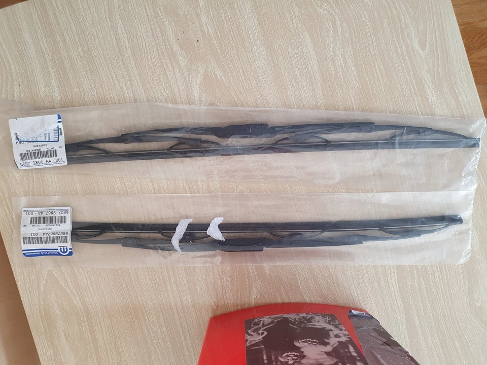 Подлинный комплект передних левых и правых стеклоочистителей MOPAR Jeep Grand Cherokee 2011-2013 годов выпуска - Изображение 1 из 1