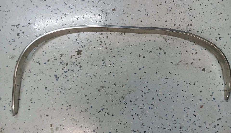 Nuevo de Lote Antiguo GM 1964 1965 PONTIAC GTO LEMANS TEMPEST MOLDURA DE APERTURA DE RUEDA TRASERA IZQUIERDA Foto 1 de 4