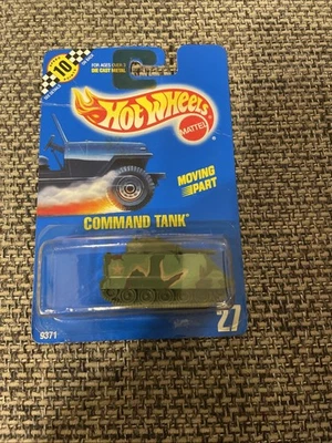 Hot Wheels Blue Card Command Tank #27 1990, camuflaje verde. Foto 1 de 3