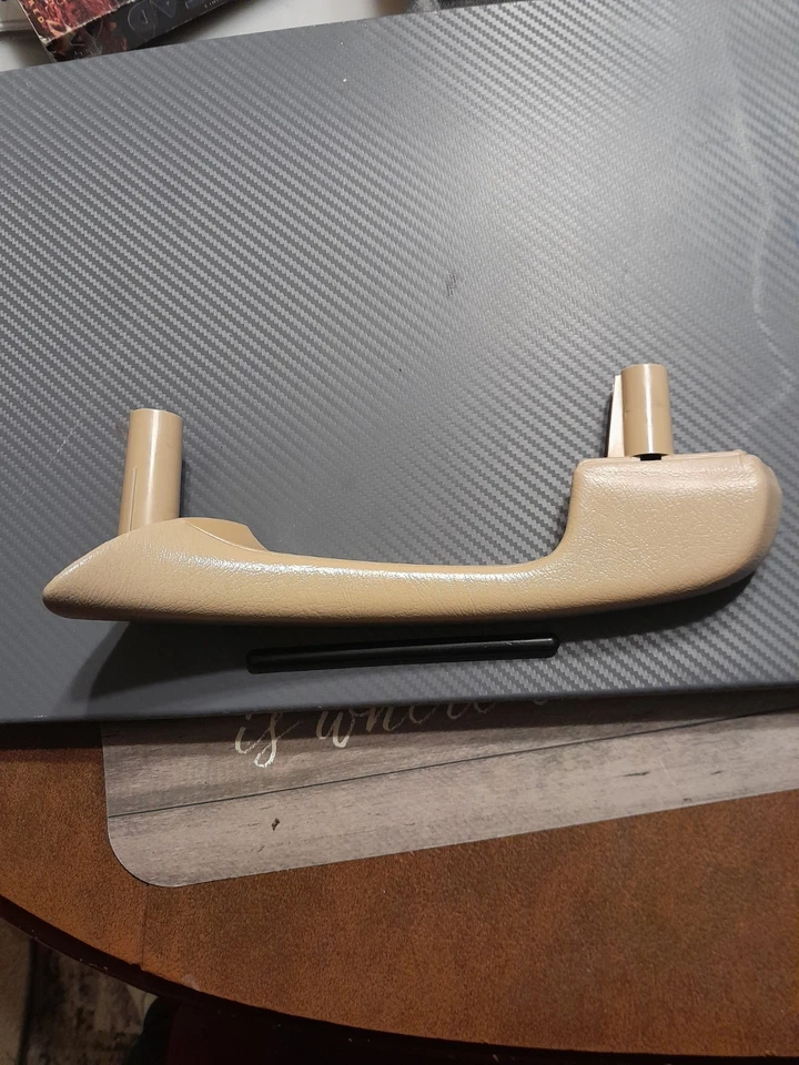 Mercedes-Benz C230 C280 W202 1997-2000 ~ mango de agarre inferior trasero izquierdo ~ OEM Foto 1 de 2