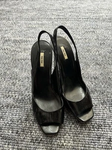 Bandolera MIU MIU charol negro con plataforma y tacón de madera - talla 37 - Imagen 1 de 13