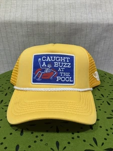 Truckermütze Stay Country Caught A Buzz At The Pool gelb - Bild 1 von 4