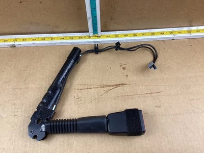 BMW 328i E90 2006-2011 hebilla de cinturón de seguridad delantero derecho 7126296 OEM Foto 1 de 4