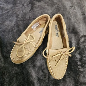 Minnetonka Slippers Womens 6.5 Moccasin Brown Leather Bow Slip On Comfort Casual - Picture 1 of 19