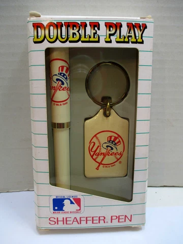 VTG MLB New York Yankees Double Play Sheaffer Pen & Key Ring Keychain Set - 1989 Cover