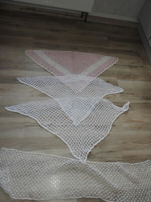 4 selbst getrickte/ gehäkelte Halstücher *Handarbeit* - Bild 1 von 4