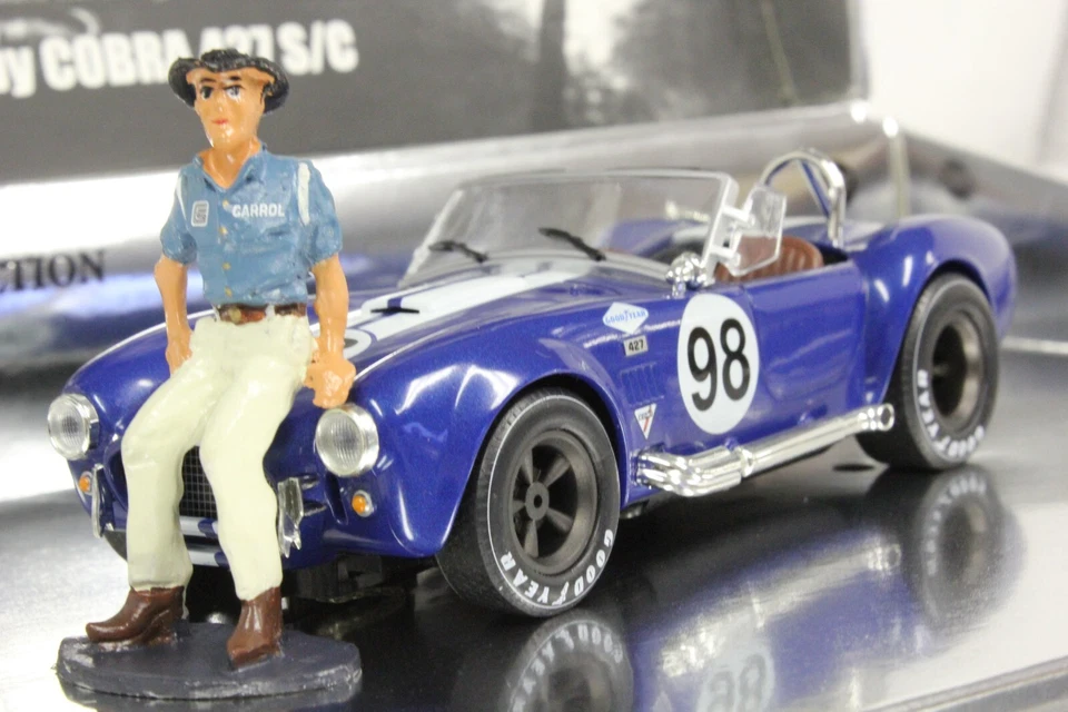 MRRC MC0001 SHELBY COBRA 427 NUEVO 1/32 SLOT CAR EN EXHIBICIÓN CON FIGURA CAROLL SHELBY Foto 1 de 4