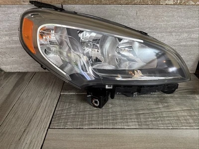 🥇Faro halógeno original Ram ProMaster City 2015-2020 pasajero derecho Foto 1 de 4