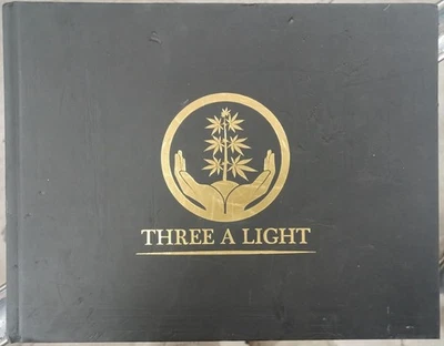 Three A Light : how to grow marijuana / growing cannabis indoors  Hardcover Foto 1 de 4