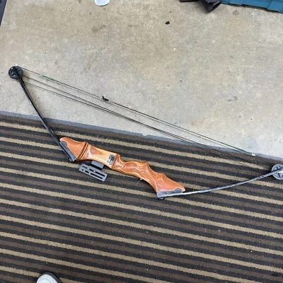 Vintage Bear Archery Kodiak Magnum AMO Compound 37” Bow W/ Shur-Hit 55 Lb RH - Image 1 of 4