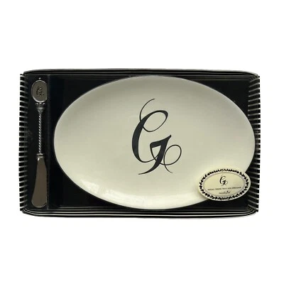 Bandeja y esparcidor de queso Mud Pie Initial G 9”X 6” placa de cerámica 6” esparcidor plateado Foto 1 de 4