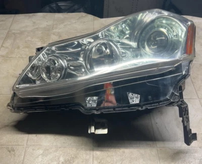 Faro delantero izquierdo Infiniti M35 M45 Zenon (HID) 2006-07 FABRICANTE DE EQUIPOS ORIGINALES Foto 1 de 4