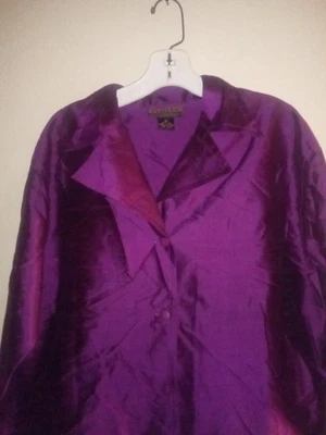 De colección, Infinity Natural, Seda, Abotonada, Púrpura Iridiscente Foto 1 de 4