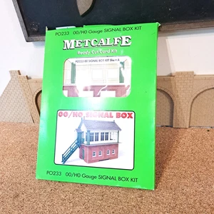 METCALFE OO GAUGE PO233 SIGNAL BOX CARD KIT FREE POST - Picture 1 of 1