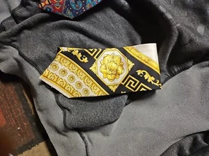 Vtg. Versace Yellow, White & Black 100% Silk Tie Floral Design Italy - Picture 1 of 3