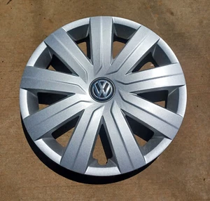Volkswagen Jetta Golf hubcap 2015-2016, part # 1C0 601147 D 61594 Repainted - Picture 1 of 6
