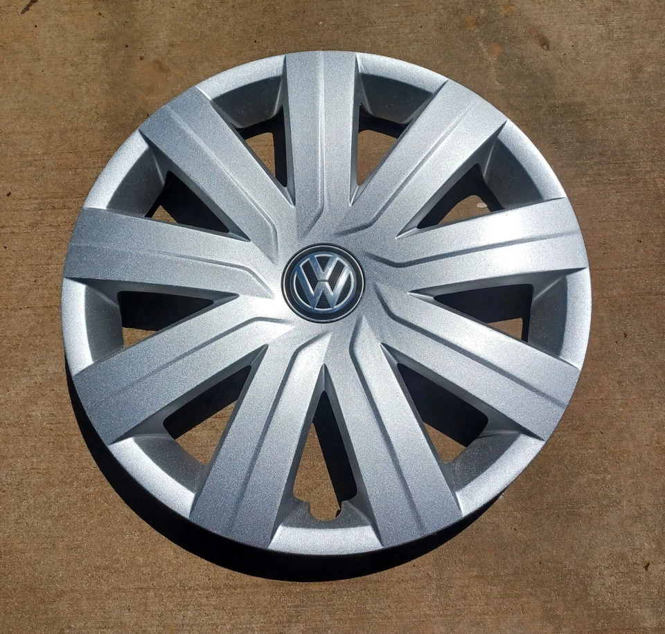 Tapacubos Volkswagen Jetta Golf 2015-2016, parte # 1C0 601147 D 61594 repintado Foto 1 de 4