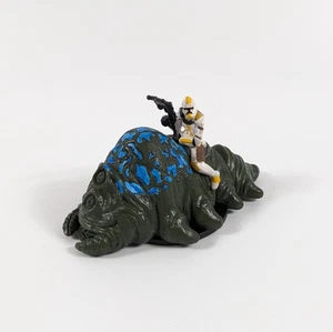 STAR WARS Miniatures CLONE TROOPER ON GELAGRUB 8/40 Clone Wars No Card - Picture 1 of 1