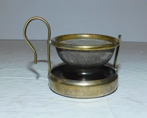 NEAT PIVOTING TEABAG STRAINER AND CATCH - Picture 1 of 6