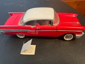 Franklin Mint 1:24 1957 Chevrolet Bel Air 2 Door Hardtop "Red/White" - Picture 1 of 17