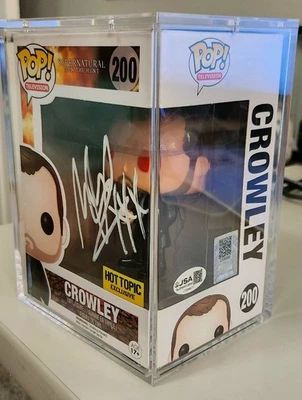 Funko Pop: Mark Sheppard firmado doble certificado de autenticidad ojos rojos Crowley #200 armadura tema candente Foto 1 de 4