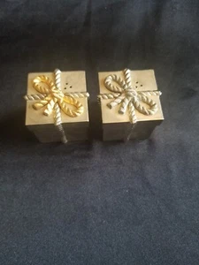 Vintage Godinger Silver Salt And Pepper Shakers Present shaped w/ Bow Ties - Picture 1 of 8