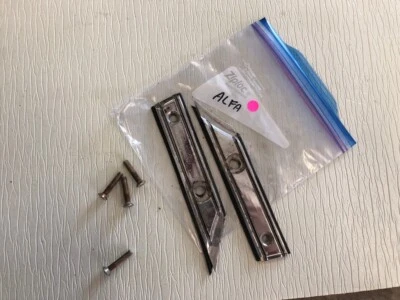 1982-1989 ALFA ROMEO SPIDER CONVERTIBLE EMBELLECEDOR SUPERIOR Y JUNTA IZQUIERDA Y DERECHA FABRICANTE DE EQUIPOS ORIGINALES 82-89 Foto 1 de 4