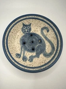 VTG Studio Pottery Cat Soap Dish With Holes Blue And White - Picture 1 of 7