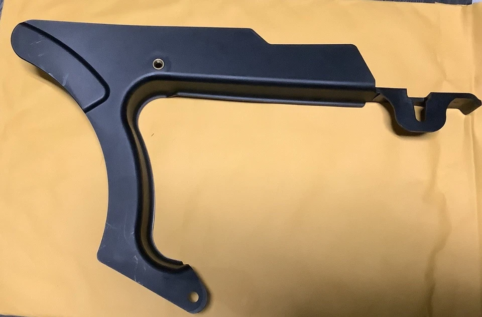 PROTECTOR DE CINTURÓN INFERIOR HARLEY DAVIDSON SOFTAIL OEM NEGRO 60452-07 Foto 1 de 3