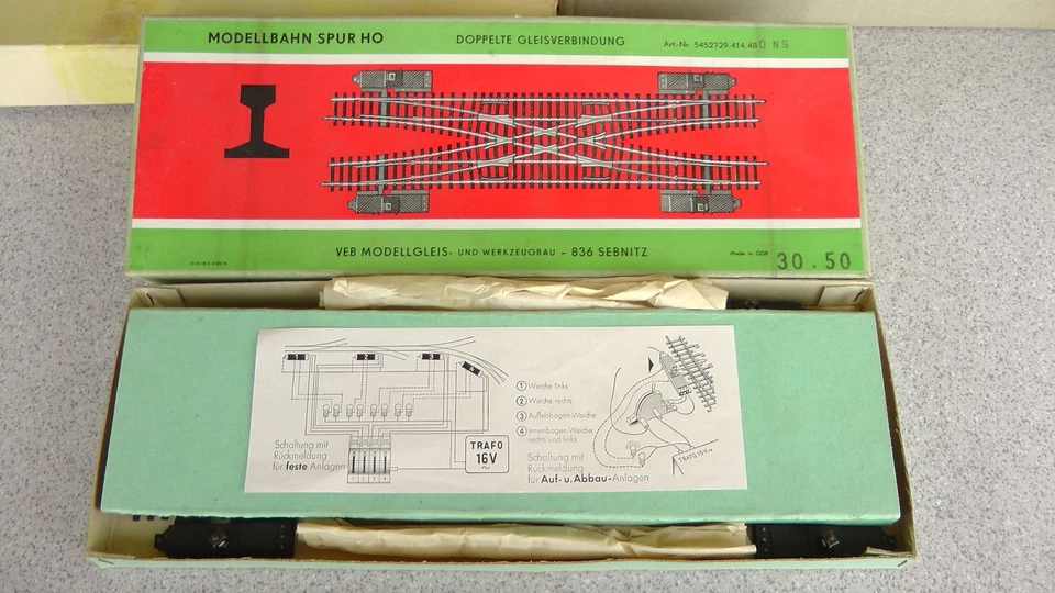 PILZ H0 Modellgleis Neusilber Doppelte Gleisverbindung Weichen Antriebe OVP neuw - Bild 1 von 4