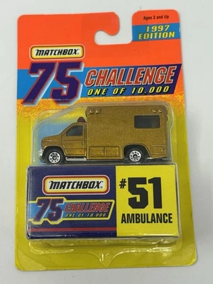 Ambulancia dorada Matchbox 75 Challenge edición 1997 #51 Foto 1 de 4