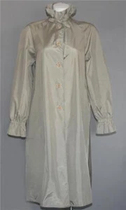 VTG I. Magnin TOTES Taupe Lightweight Ruffle Collar Cuffs Raincoat Wm's 8 NWOT - Picture 1 of 1