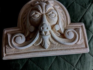 Lion Head Plaque - Picture 1 of 2