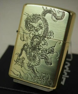 Zippo Patrón Japonés Dragón Latón Oro Antiguo Pulido Encendedor Japón Nuevo - Imagen 1 de 10